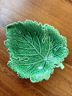 Vintage WEDGWOOD MAJOLICA Etruria & Barlaston Green Leaf Dish